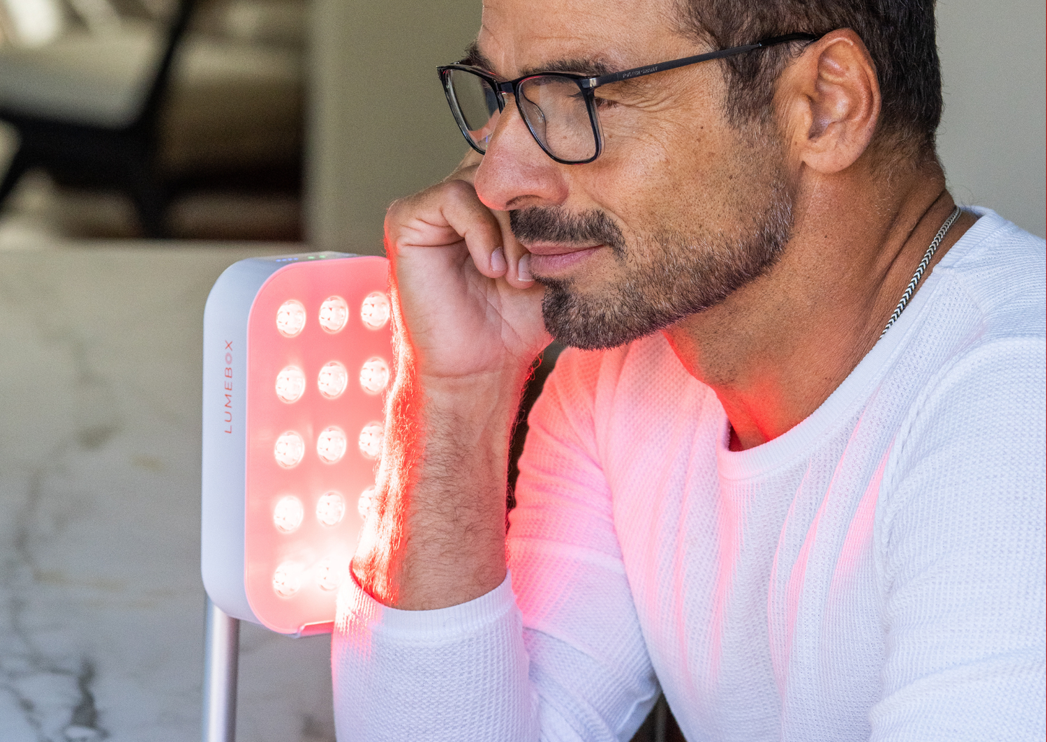 Managing Pain and Inflammation with Red Light Therapy