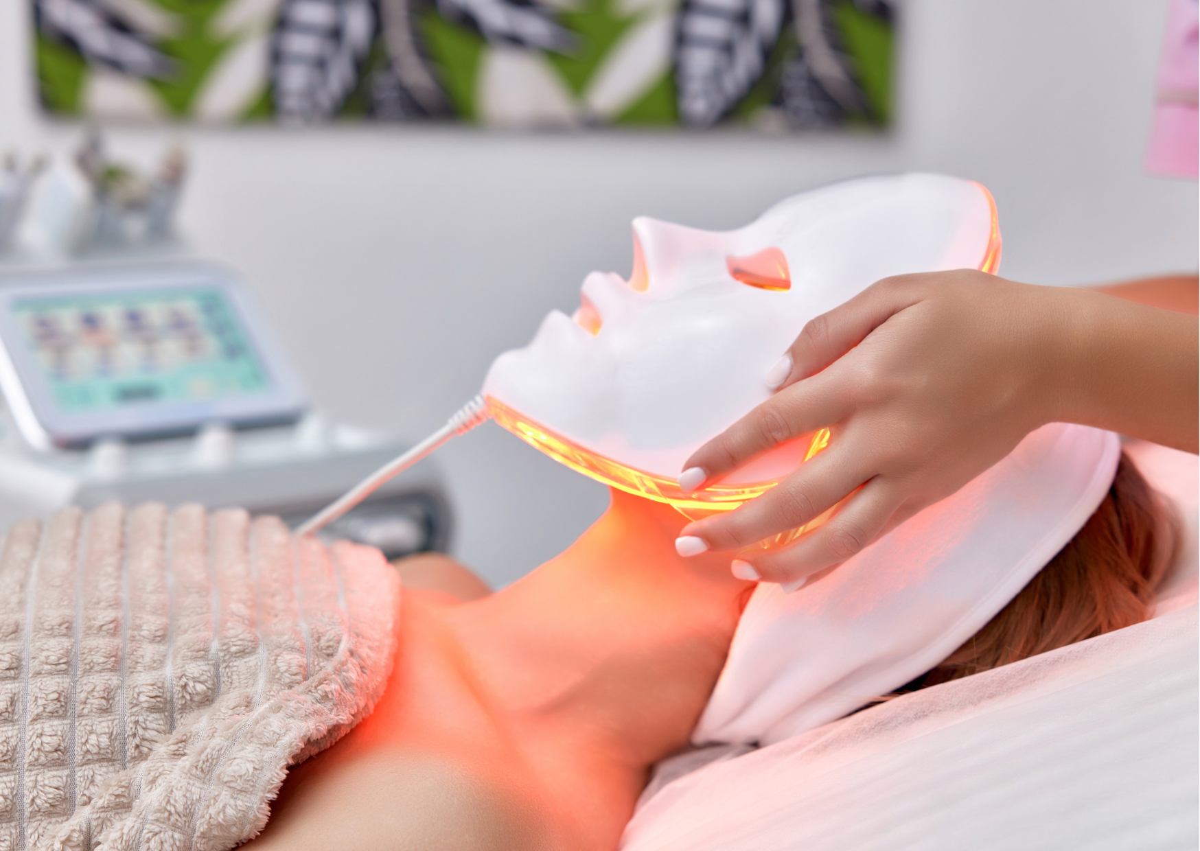 Red Light Therapy Masks vs LUMEBOX